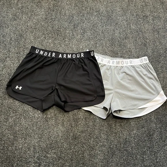 Under Armour lot of two loose fit heatgear shorts like new condition Sz large - Picture 1 of 8